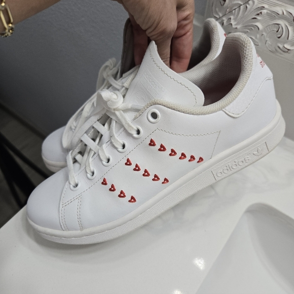 Adidas Stan Smith Valentines Day Sneakers - Picture 11 of 16